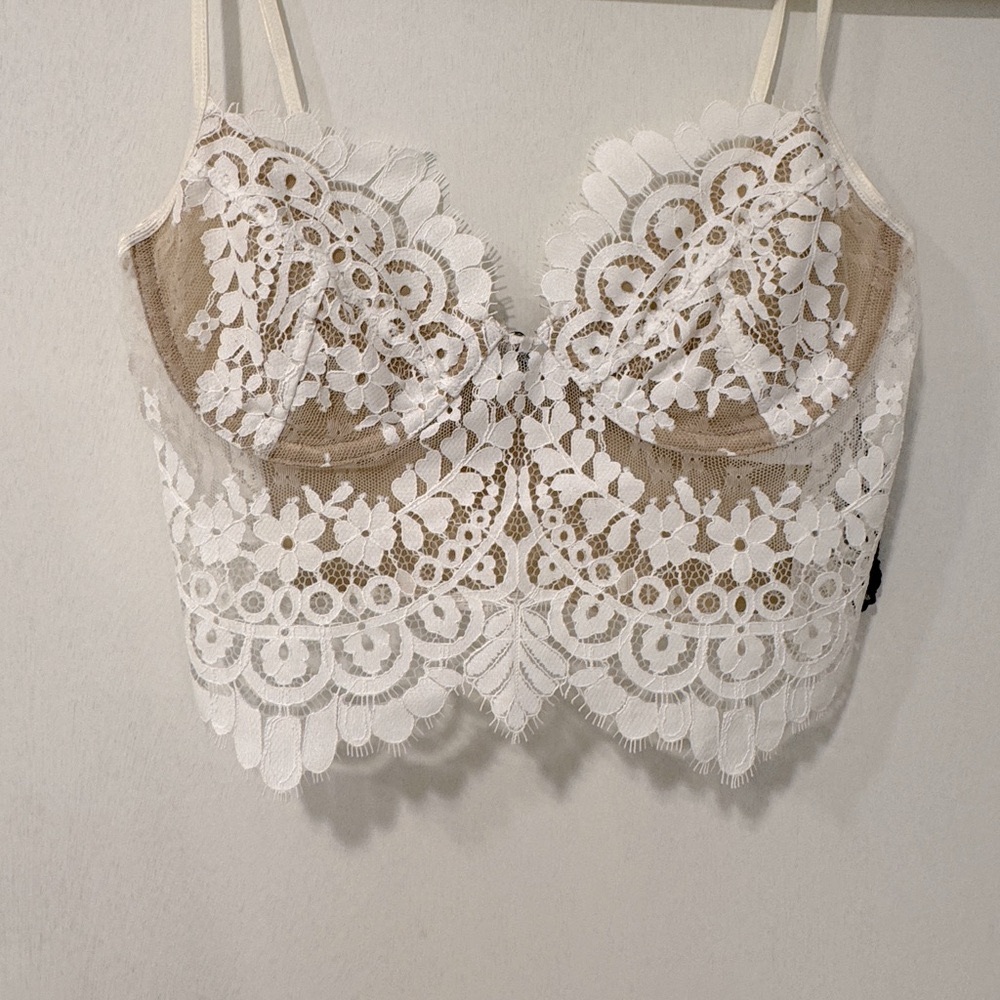 NWT For Love and Lemons size s she’s a knockout bralette white and nice lace